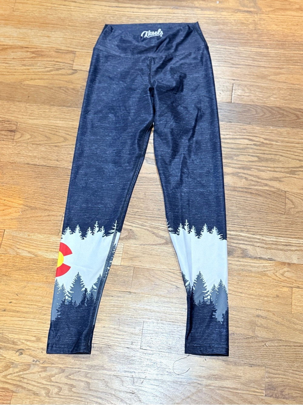 Aksels Women's Colorado Flag Athletic Fit Leggings Size S